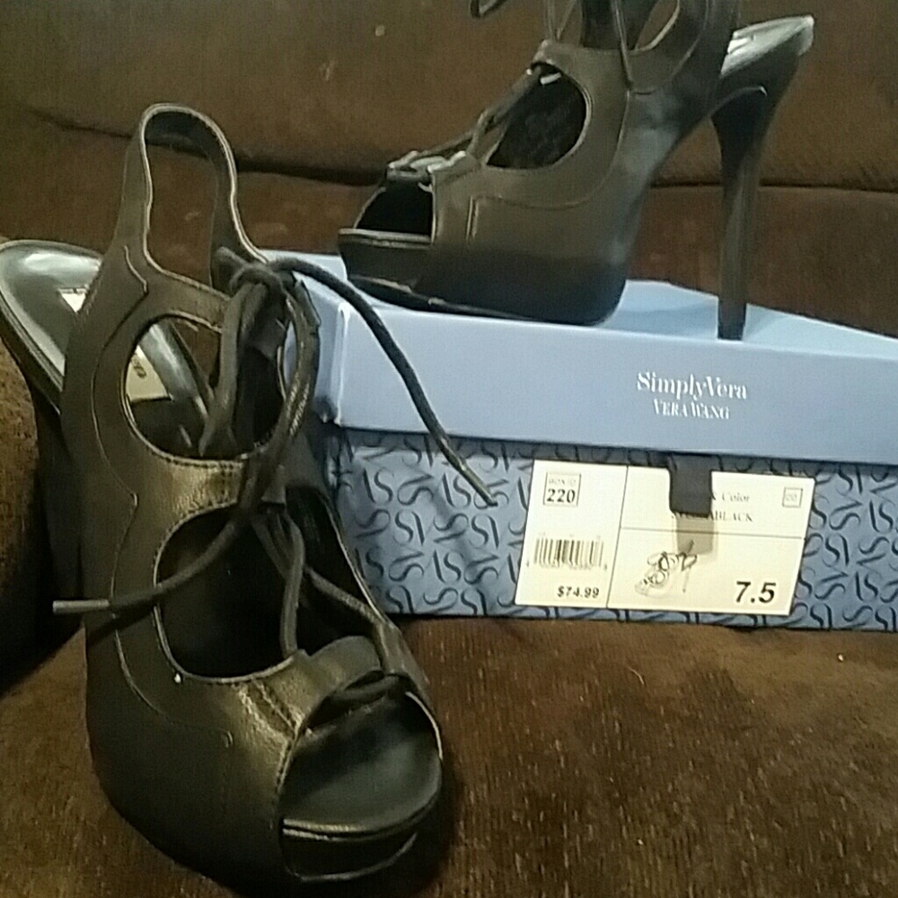 Very Stylish Vera Wang Heel